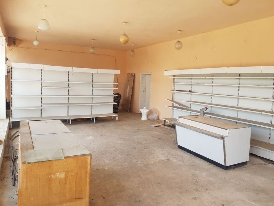 Продавам търговски обект с проект за жилище