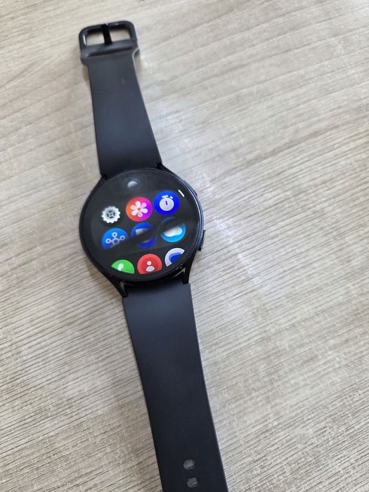 Продам смарт часы Samsung wath 4