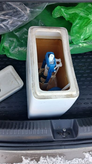 Продам бачок унитаза