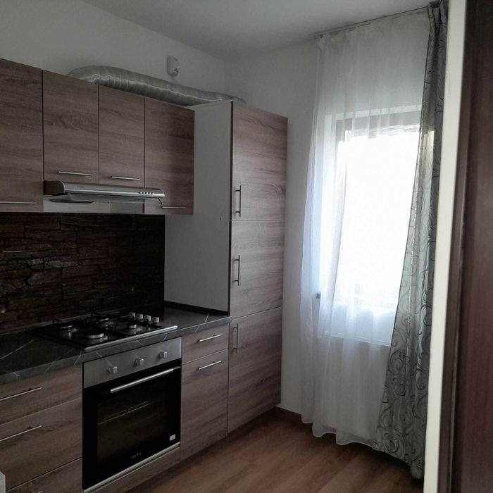 Apartament cu 2 camere si gradina de inchiriat