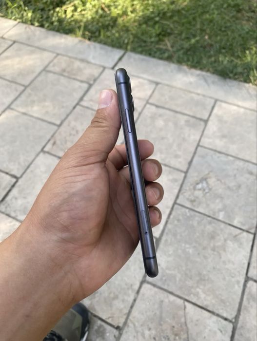 iPhone 11 black 128GB