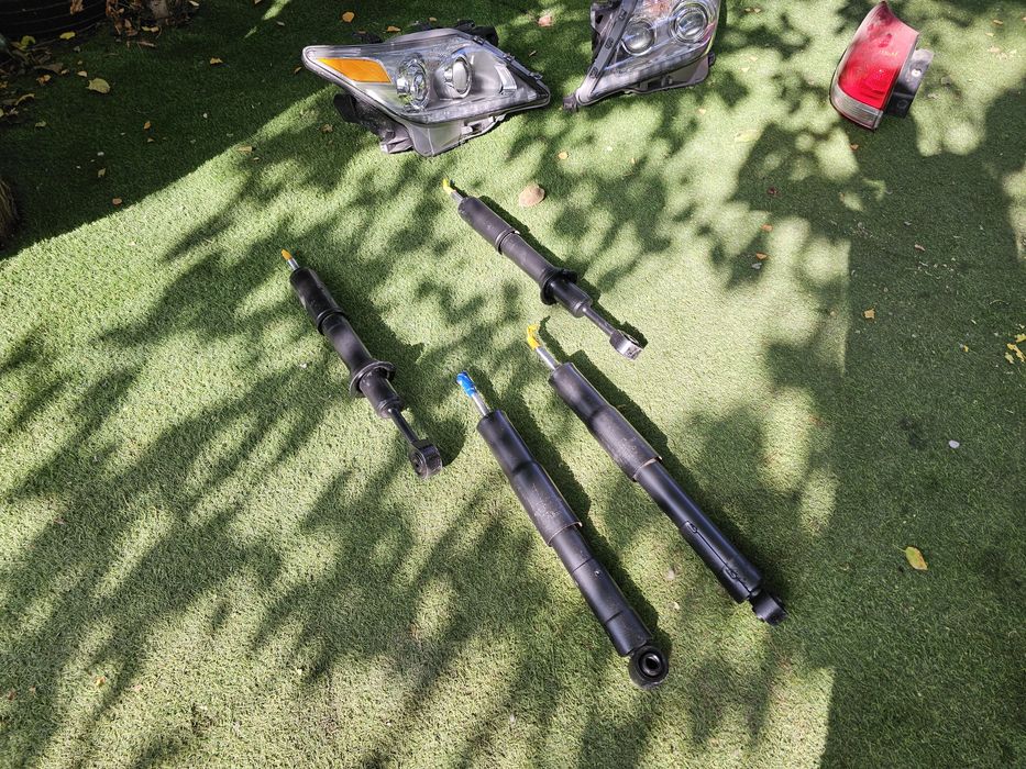 Амортизаторы комплект  TLC 200 // LX 570.