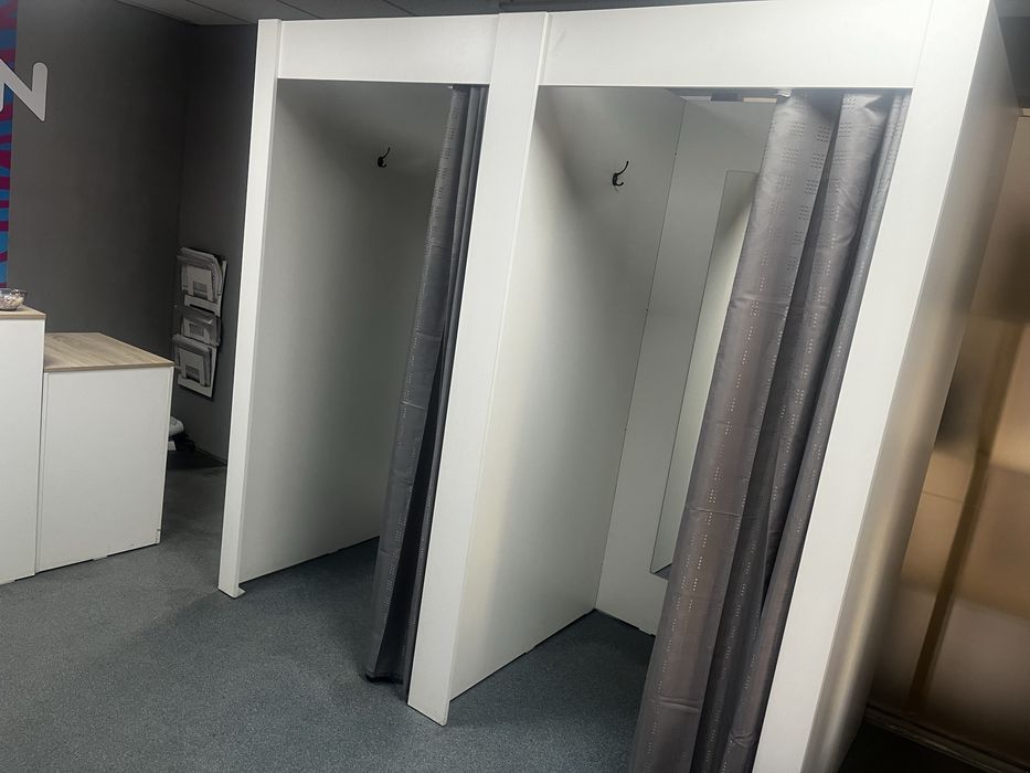 Продам мебель примерочная с зеркалами