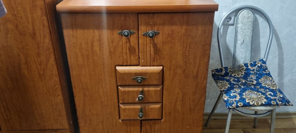 Щифанер шкаф полкасымен