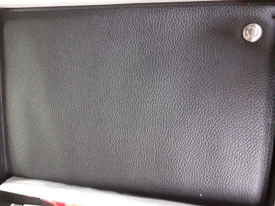 Agenda de birou BMW cu coperti din piele