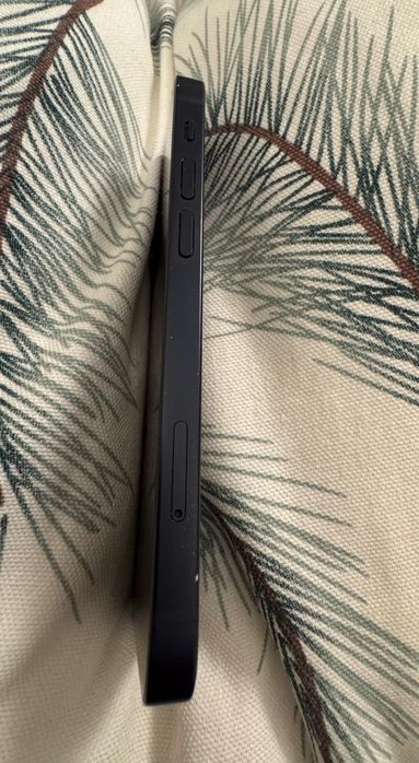 iPhone 12 mini / 64 GB