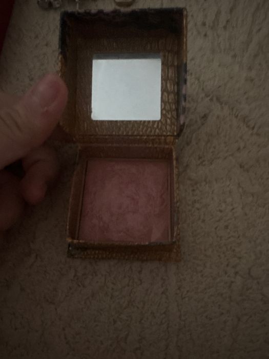 Blush benefit stralucitor