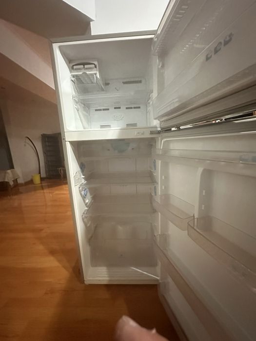 Продам Samsung холодильник б.у. не рабочий