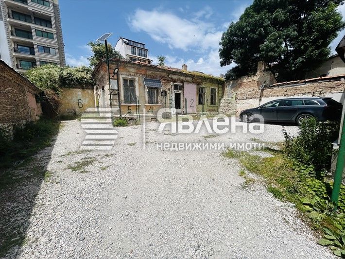 Продава се Къща в Варна, Център - 150 кв.м за 3300 €/кв.м - Снимка #1