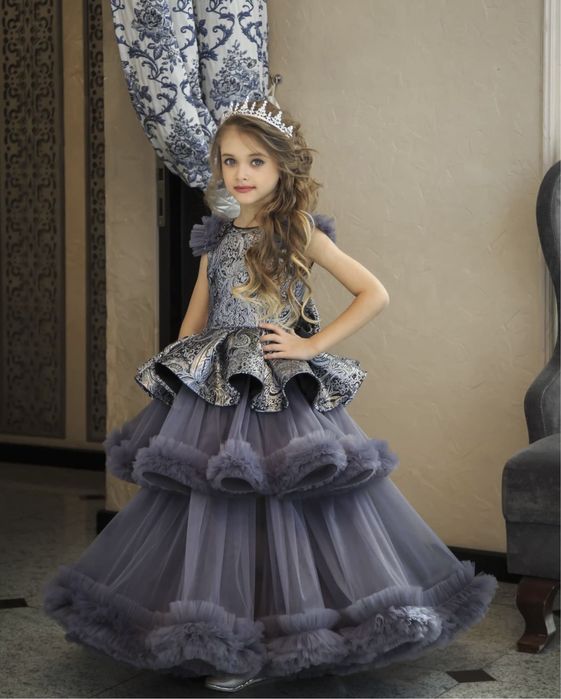 Продам платья на девочку