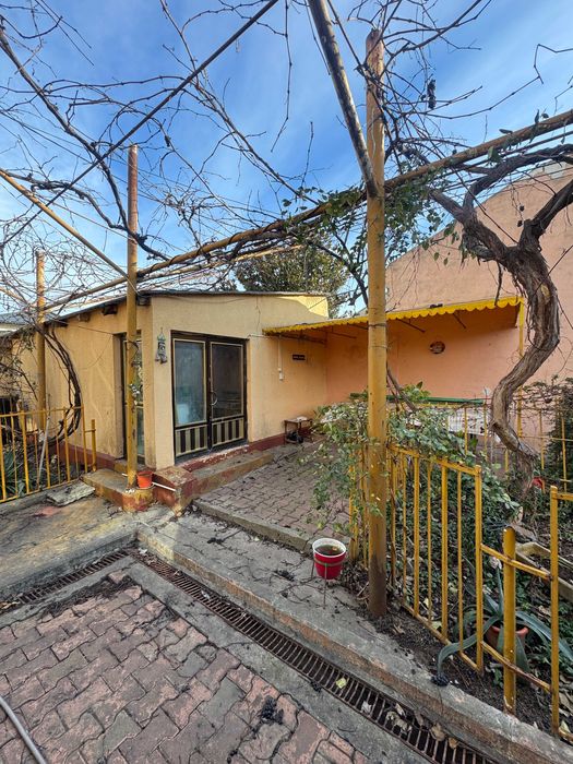 Casa de vanzare, Tomis II aproape de Stadion, front stradal 13 mp