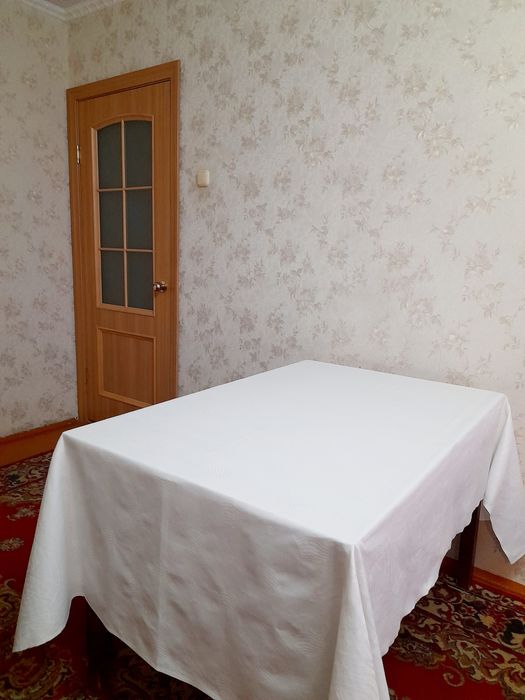 Продам скатерть белую, лен, новая.