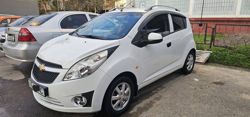 Продаёться спарк 2012г.Автомат