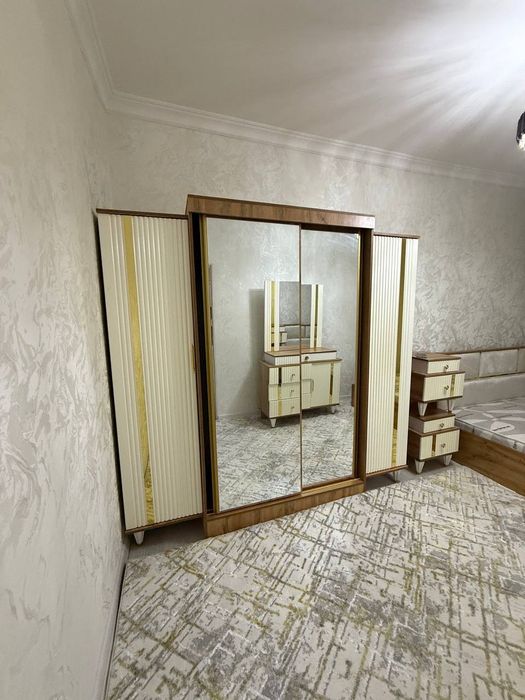 Spalniy mebel 2 kishilik karavat shkaf 2ta tumbichka tryumo + matras