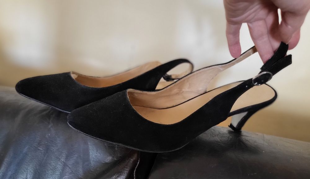 Pantofi Lazzarini decupati negri piele intoarsa 40 / sandale cu bareta