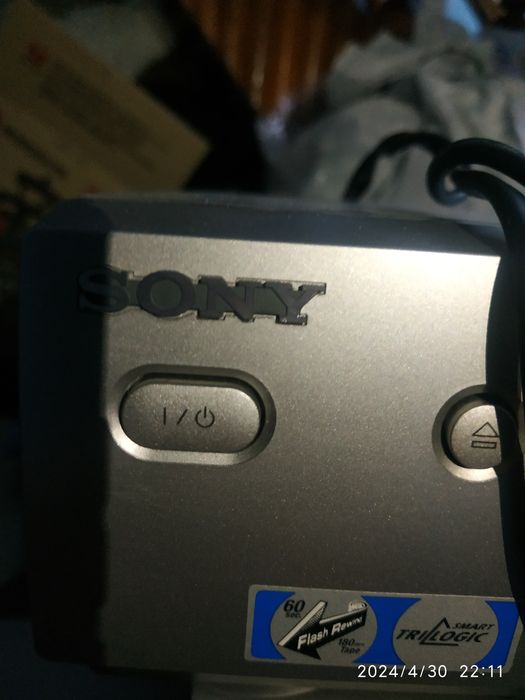 Видеомагнитофон на запчасти.