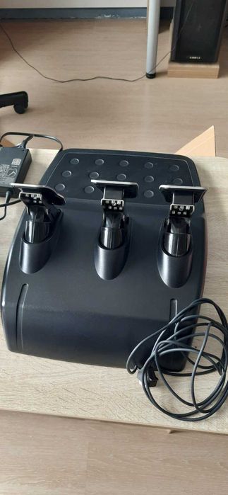 Logitech TRUE FORCE G923 RACING волан + педали за PC, PS4, PS5 на 1 година