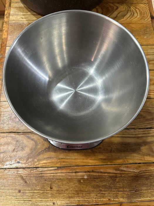 ПОСУДА ИЗ ДОМА ( сковорода, тарелки, весы, блюда, вилки, ложки )