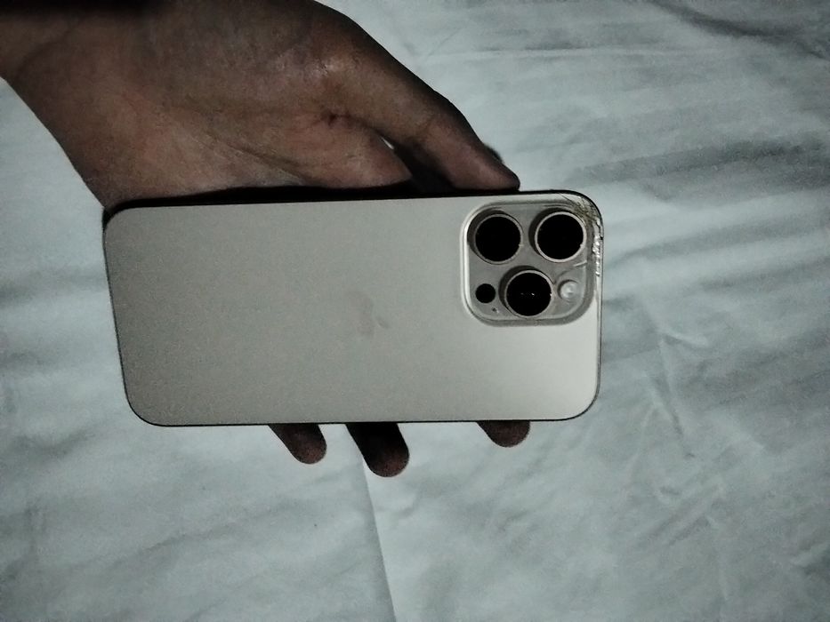 iPhone 16 Pro Max (iCloud)