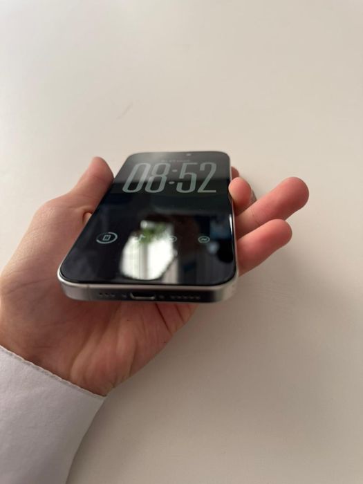 iPhone 15 pro white titanium