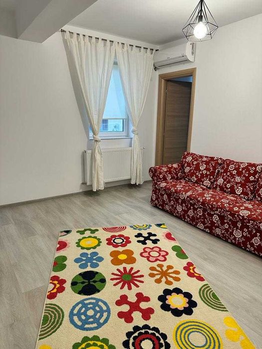 Proprietar, inchiriez apartament cu 2 camere in bloc nou