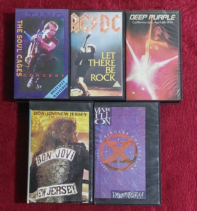Видео касети  VHS
видеокасети
видеокасети