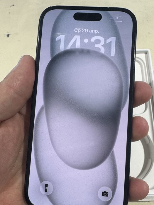 Айфон 15 продаю срочно