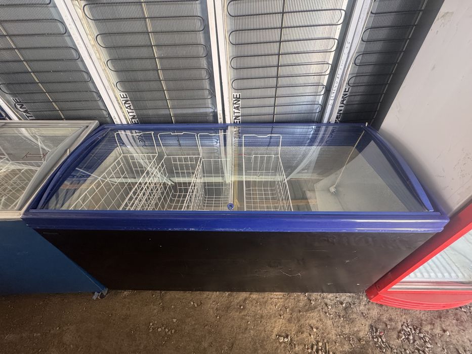 Продам витрины морозильники