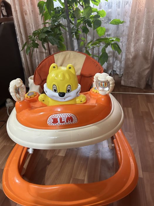 Продаю детские ходунки