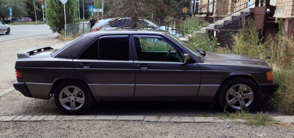 Продам Мерседес 190.