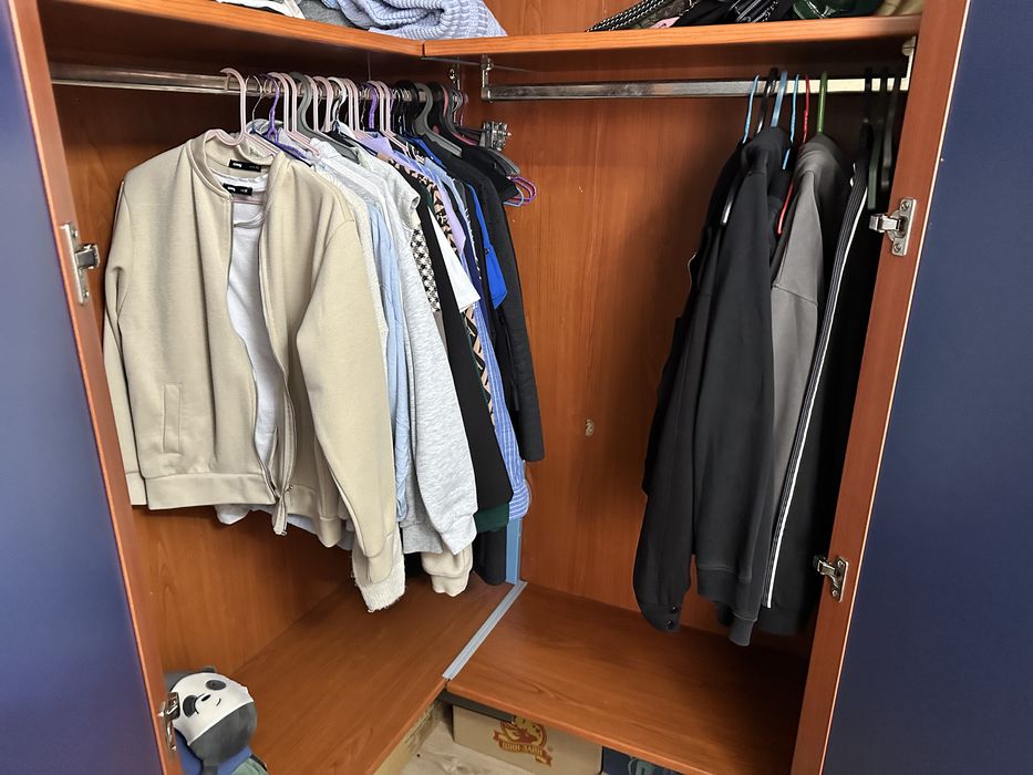 Угловой большой шкаф