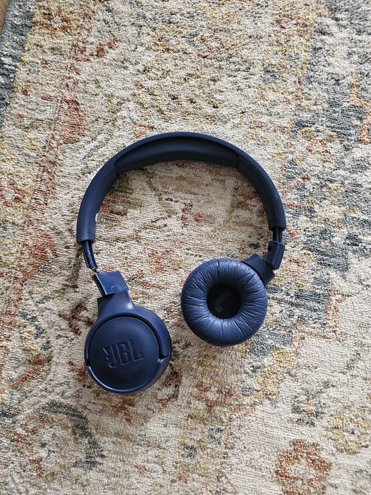 JBL Tune 520BT полностью рабочие