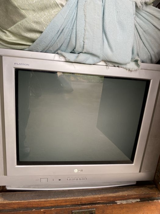 Televizor sotiladi …….