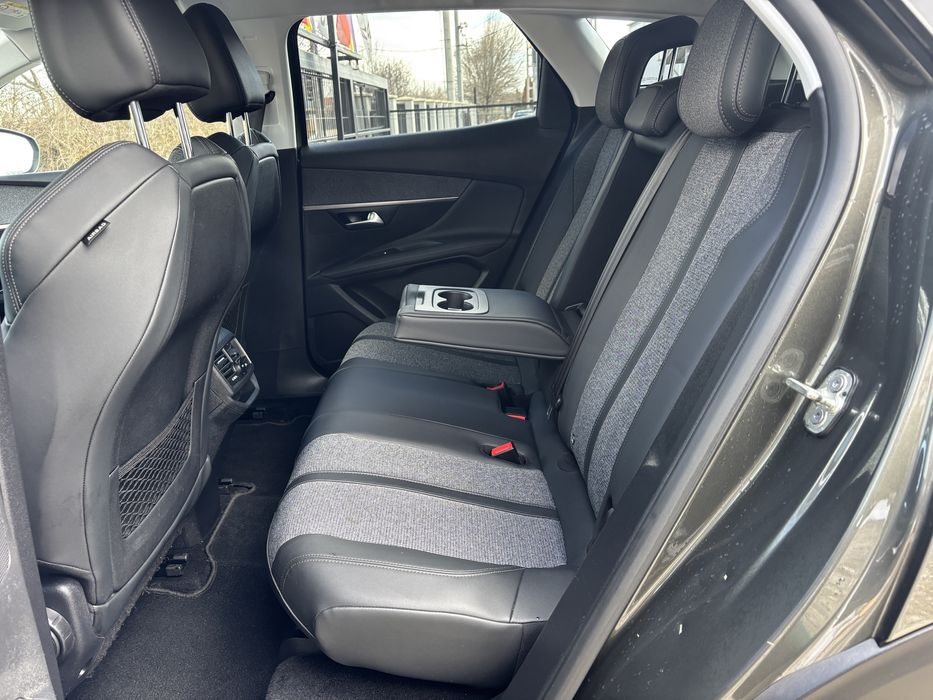 Peugeot 3008 1.2 benzina euro6 2019 luna 11