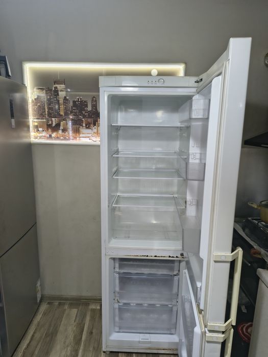 Хладилник samsung 1.85m