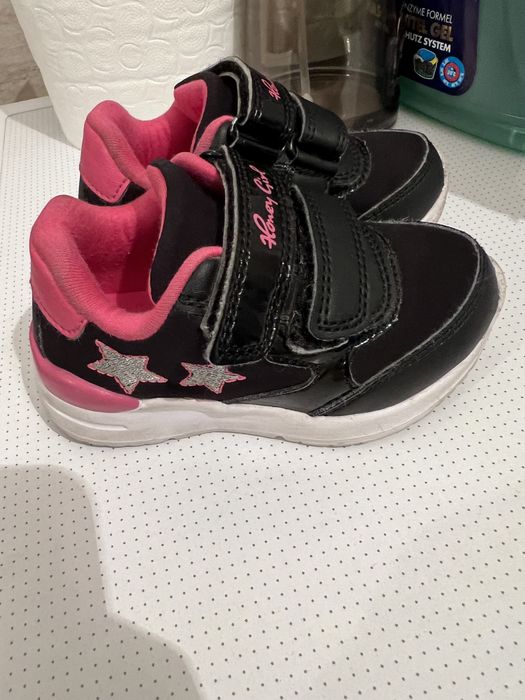 Кроссовки для девочки