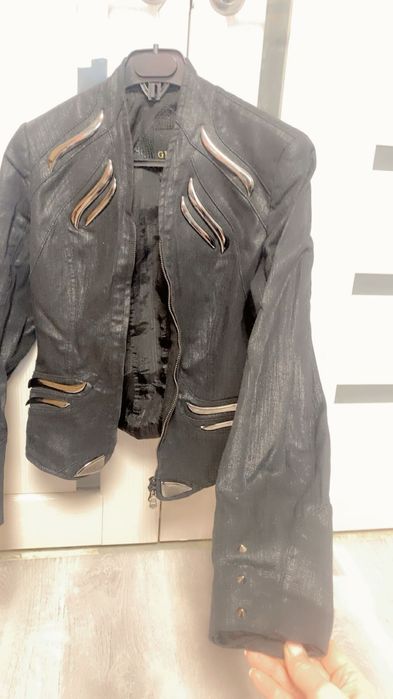 Продам куртку на весну