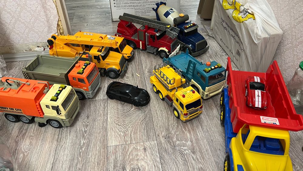 Игрушки машинки техники