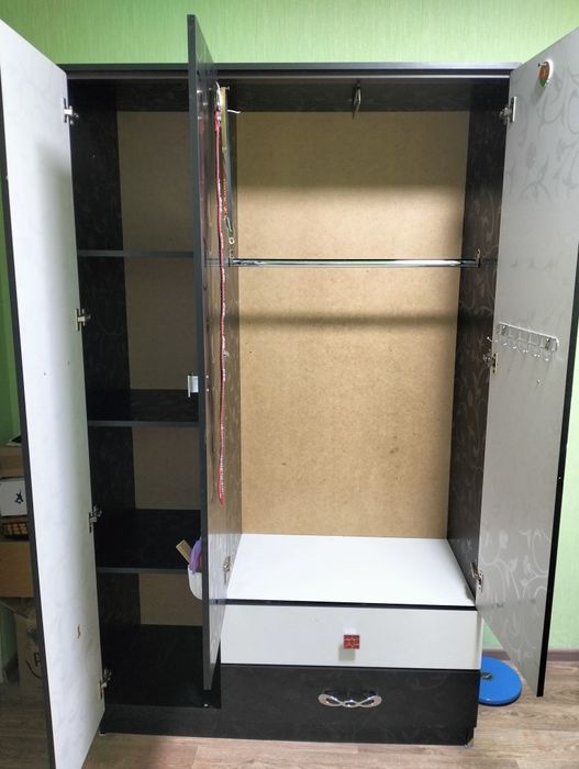 Шифонер и кровать