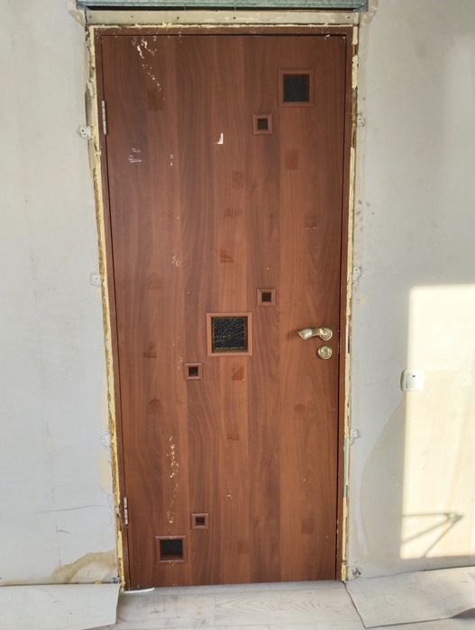 Двери межкомнатные в хороши состояние, с косяками