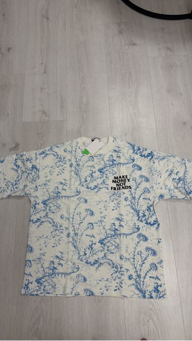 Tricou alb cu albastru