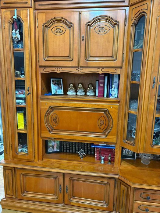 Mobila din lemn masiv de calitate premium