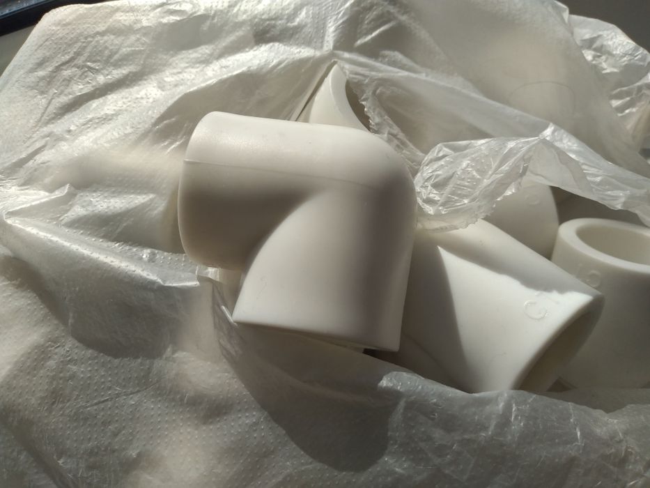 Продам   пластиковые адаптер