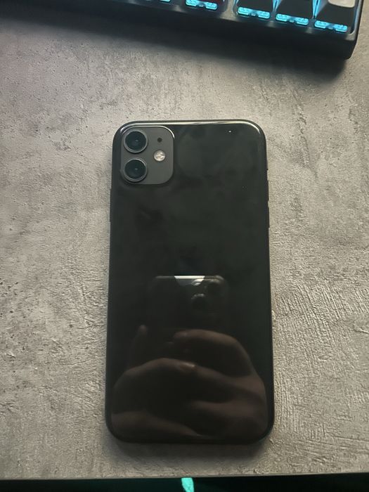 Apple iphone 11.