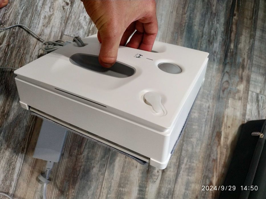 Hutt W66 робот за прозорци