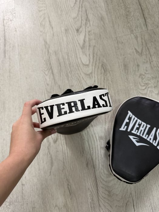 боксёрские лапы (фокус-митты) Everlast