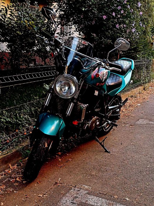 Suzuki SV650N K5 – întreținut impecabil – accesorii + piese originale