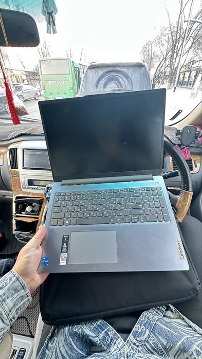 Ноутбук сатылады Леново