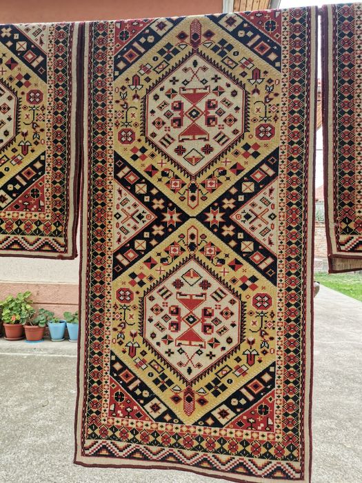 Два вида текстилни пътеки за стая в два размера