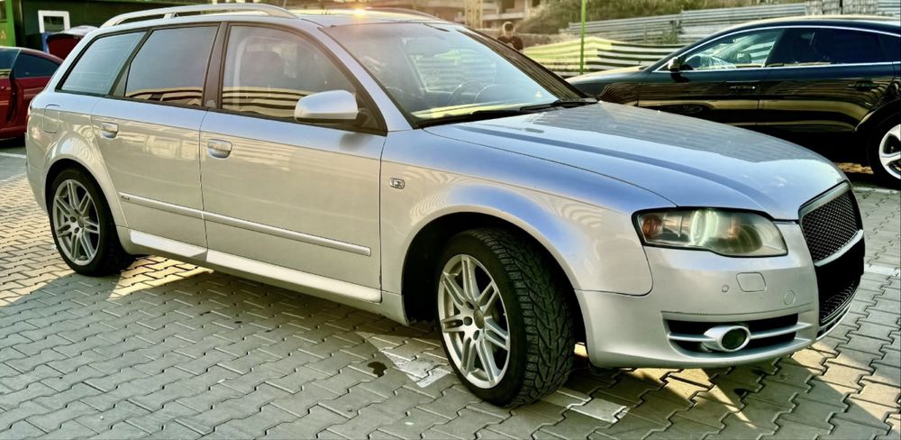 Masina este în stare foarte bunǎ